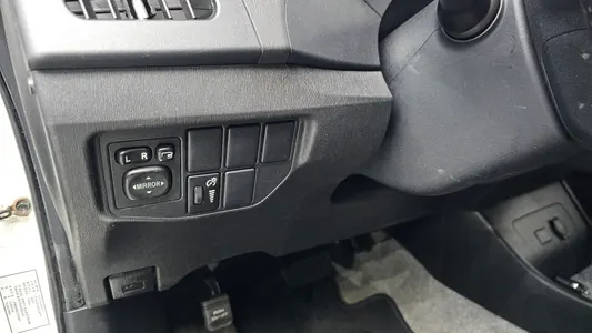 Toyota 프리우스 1.8 E 2012 17