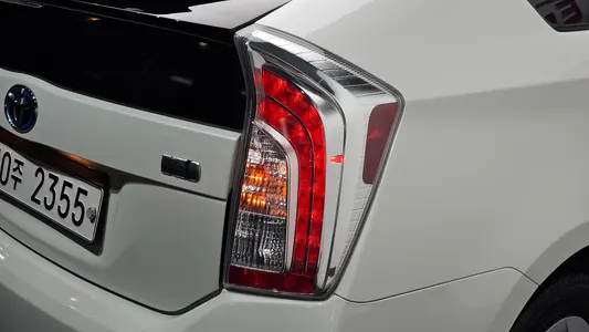 Toyota 프리우스 1.8 E 2012 24