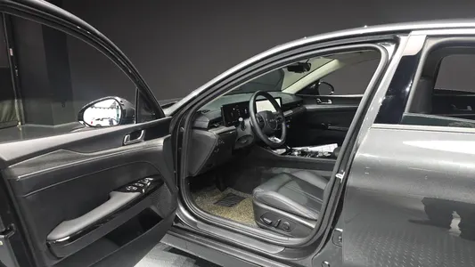 Kia K5 3 2.0 2024 10