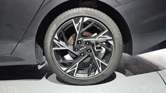 Kia K5 3 2.0 2024 22