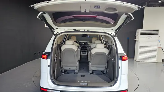 Kia Carnival 9 2020 20