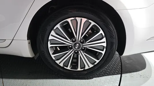 Kia K7 2019 5