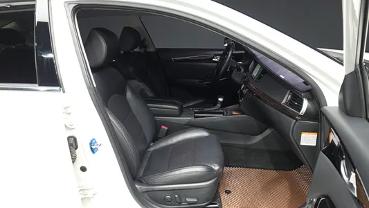 Kia K7 2019 11