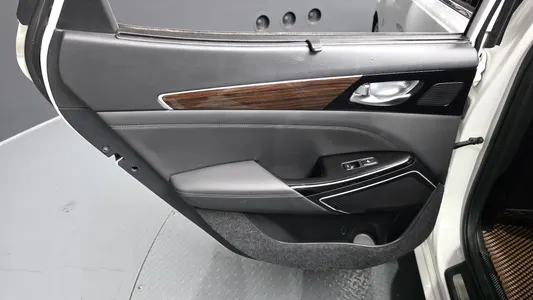Kia K7 2019 25