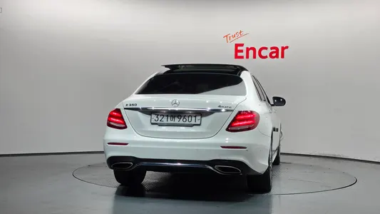 Mercedes-Benz E-Class W213 E350 4MATIC AMG Line 2019 4