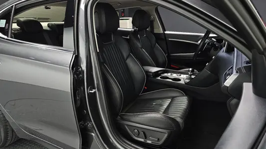 Genesis G70 2.0T AWD 2019 11