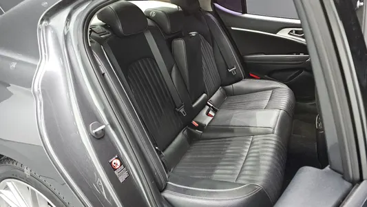 Genesis G70 2.0T AWD 2019 26