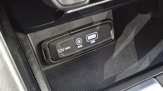 Genesis G70 2.0T AWD 2019 29