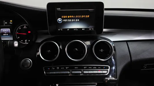 Mercedes-Benz C-Class W205 C200 d 2017 14