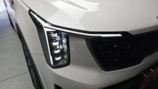 Kia 4 HEV 1.6 2WD 2024 22