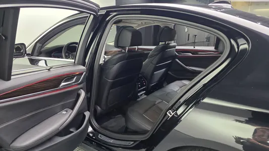 BMW 5 Series (G30) 523d 2023 26