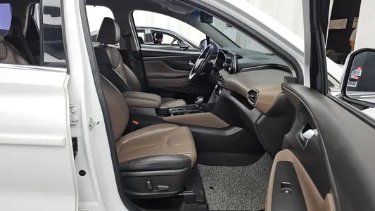 Hyundai TM 2.0 2WD 2019 11