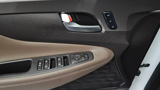 Hyundai TM 2.0 2WD 2019 29