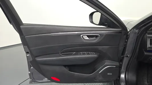 Renault Korea SM6 2.0 LPe LE () 2016 24