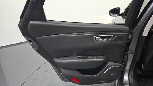 Renault Korea SM6 2.0 LPe LE () 2016 25