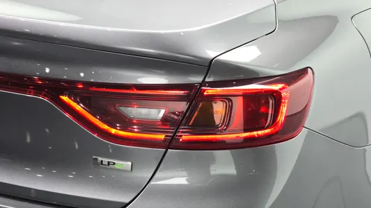 Renault Korea SM6 2.0 LPe LE () 2016 23