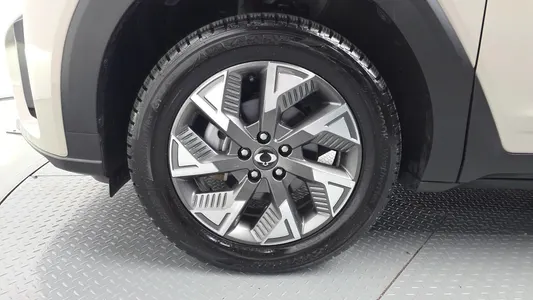 KG Mobility EVX E7 2024 5