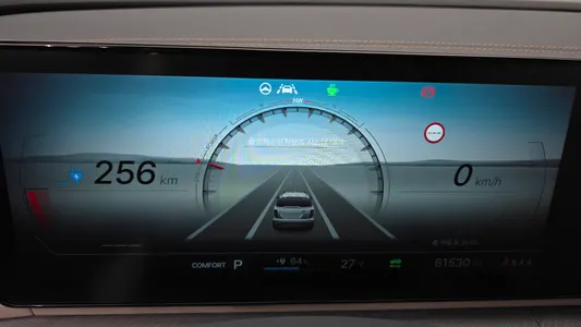 KG Mobility EVX E7 2024 8