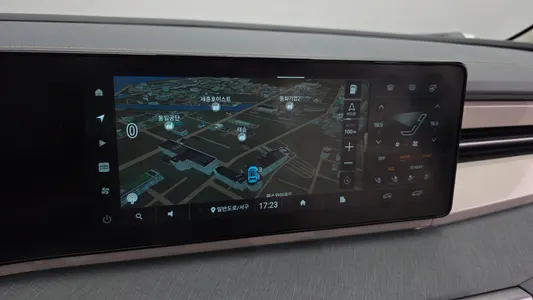KG Mobility EVX E7 2024 14
