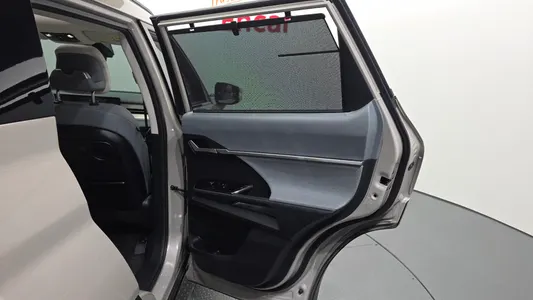 KG Mobility EVX E7 2024 26