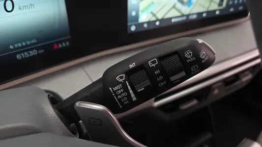 KG Mobility EVX E7 2024 34