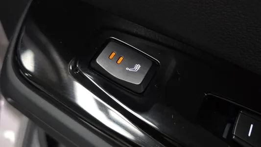KG Mobility EVX E7 2024 31