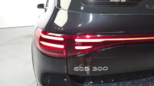 Mercedes-Benz EQB X243 EQB300 4MATIC 2025 24