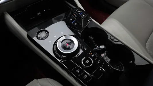 Kia 5 2WD 2023 9