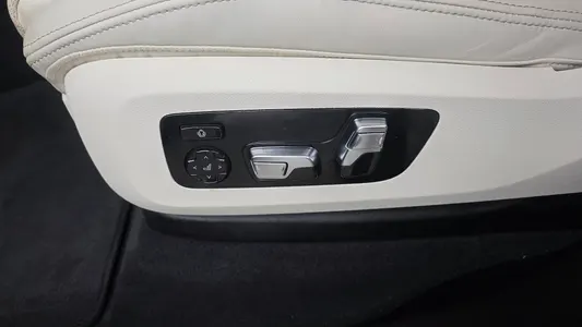 BMW X5 (G05) xDrive 40i M 2025 32