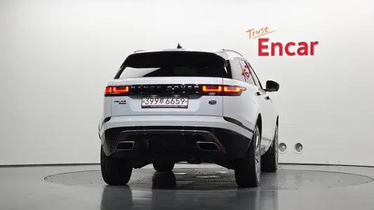 Land Rover 레인지로버 벨라 3.0 D300 R- HSE 2019 4