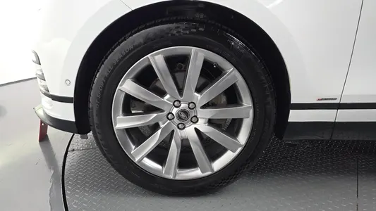 Land Rover 레인지로버 벨라 3.0 D300 R- HSE 2019 5