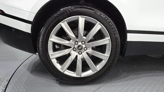 Land Rover 레인지로버 벨라 3.0 D300 R- HSE 2019 21