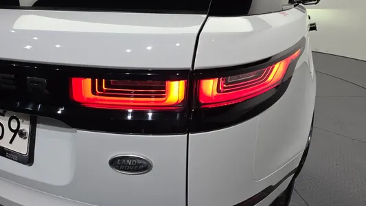 Land Rover 레인지로버 벨라 3.0 D300 R- HSE 2019 23