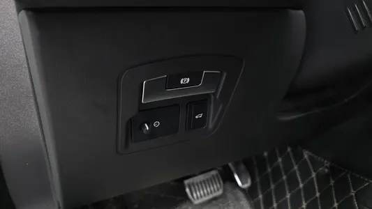 Land Rover 레인지로버 벨라 3.0 D300 R- HSE 2019 29