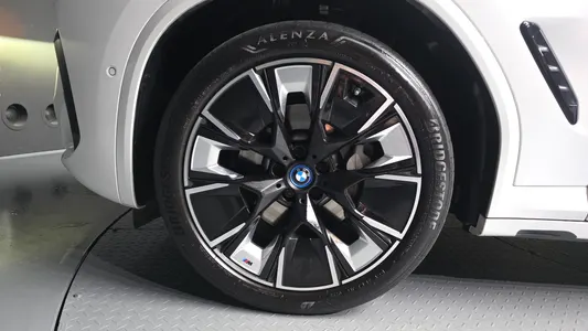 BMW iX3 M 2023 5