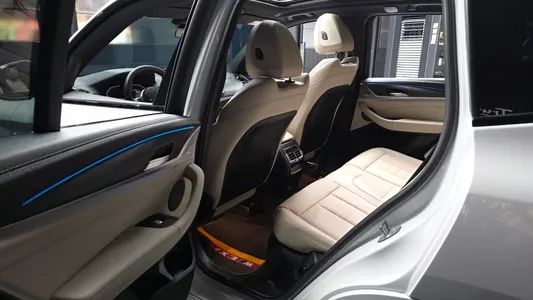 BMW iX3 M 2023 26