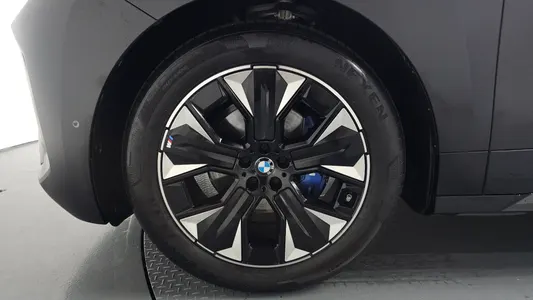 BMW iX xDrive45 M 2026 4
