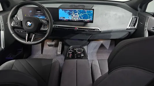 BMW iX xDrive45 M 2026 6