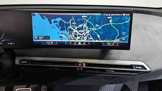 BMW iX xDrive45 M 2026 13
