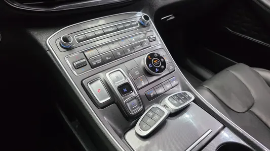 Hyundai 싼타페 HEV 1.6 4WD 2022 9