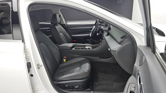 Hyundai (DN8) 2.0 2024 27