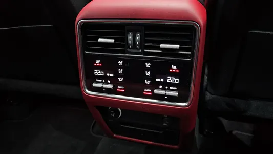 Porsche (PO536) 3.0 2019 19
