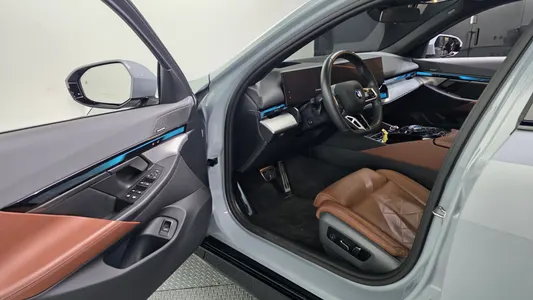 BMW 5 Series (G60) 530i xDrive M 2024 10