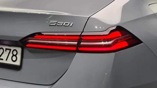 BMW 5 Series (G60) 530i xDrive M 2024 24