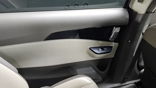 Kia Carnival 9 2022 25