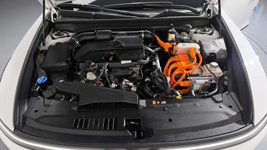Hyundai (GN7) 2025 6