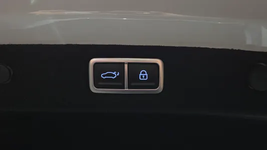 Hyundai (GN7) 2025 27