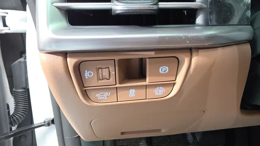Hyundai (GN7) 2025 28