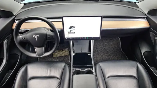 Tesla 3 RWD 2020 7