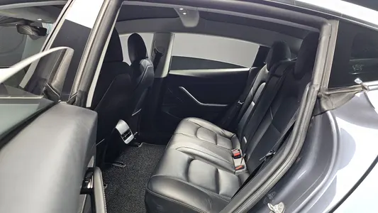 Tesla 3 RWD 2020 12